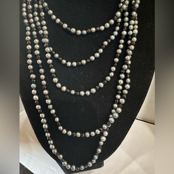 Pearl and garnet flapper length 100” necklace - Picture 3 of 9
